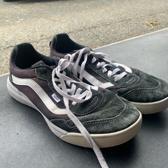 Men’s vans with suede details - Picture 2 of 3